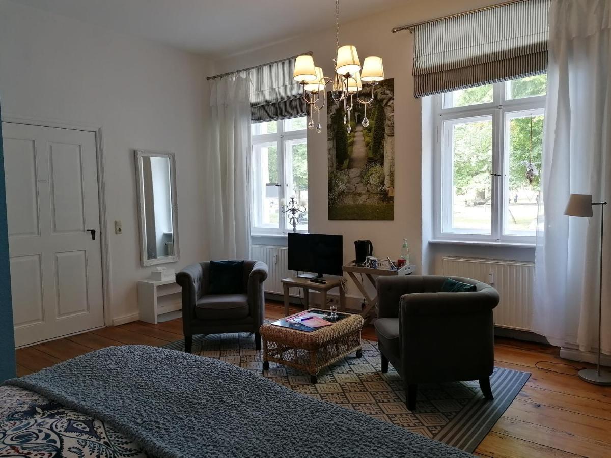 Bed&Breakfast Wagner "Im Alten Pfarrhaus" Neuruppin Εξωτερικό φωτογραφία