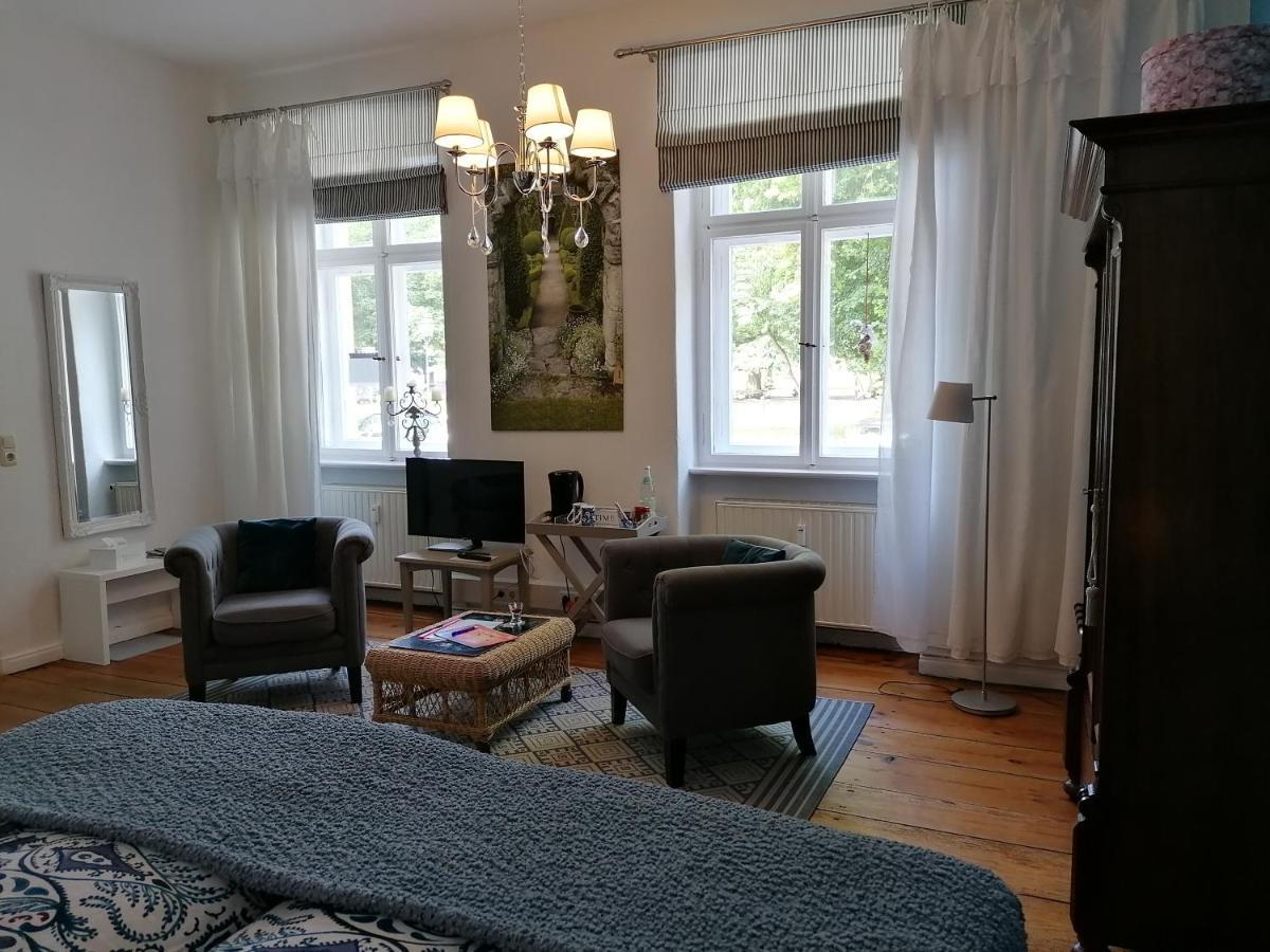 Bed&Breakfast Wagner "Im Alten Pfarrhaus" Neuruppin Εξωτερικό φωτογραφία