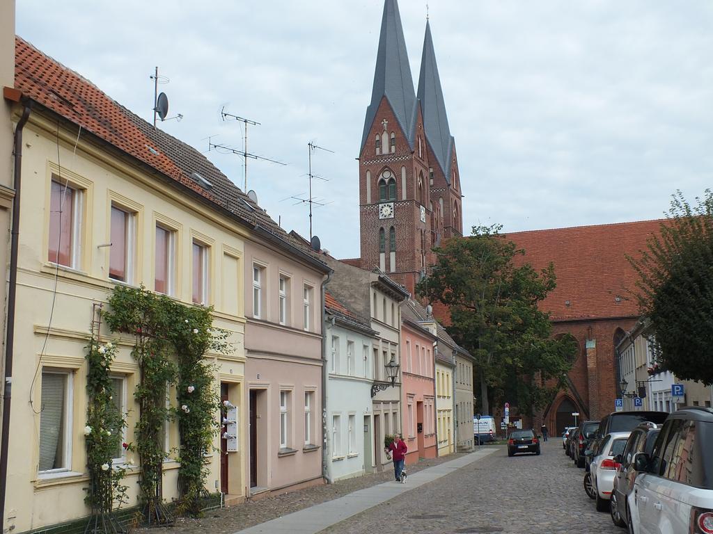 Bed&Breakfast Wagner "Im Alten Pfarrhaus" Neuruppin Εξωτερικό φωτογραφία